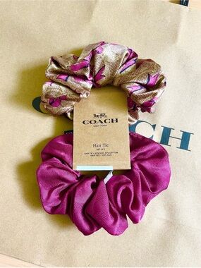 Coach Signature Bow Print Hair Ties 2 Pack Tan Pink Multi Silk Blend #CAA31